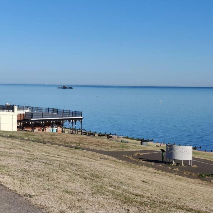 Escape To The Coast In A Luxurious Private Apartment Herne Bay Eksteriør bilde